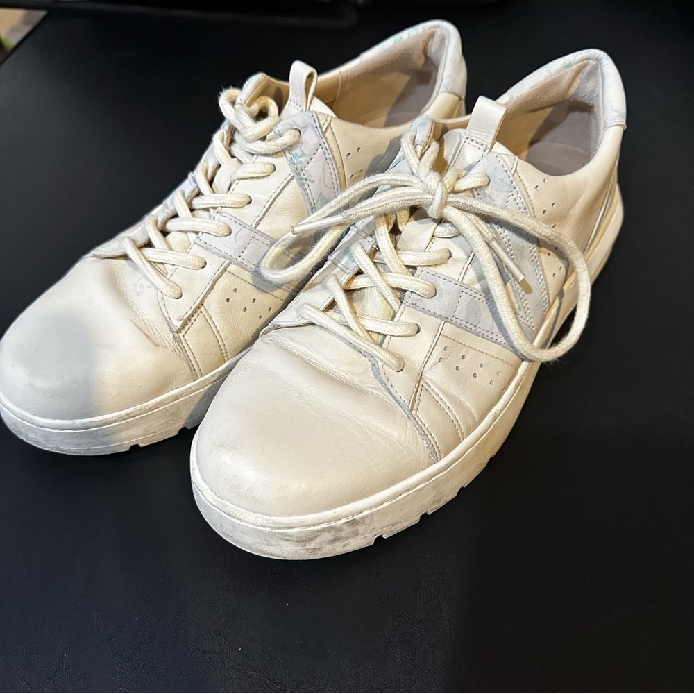Vionic Cream Leather Sneakers with Pastel Floral Accents - Picture 6 of 11